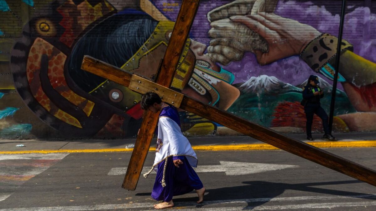 Sigue en vivo la escenificación de pasajes bíblicos de la 182 Representación del Viacrucis en Semana Santa en Iztapalapa.