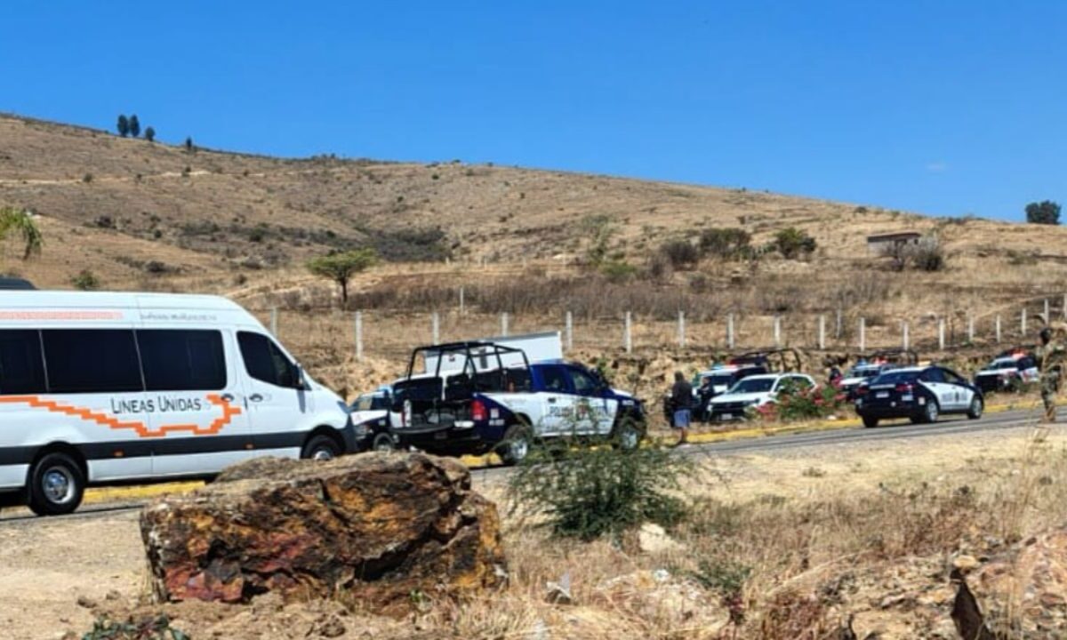 Los agentes estatales y federales viajaban a bordo de la unidad policial en la Cuesta de Ocotlán.