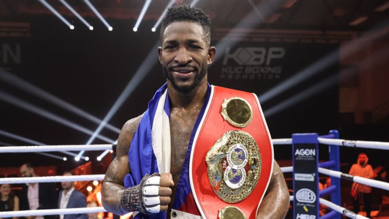 William Scull, la dura competencia del Canelo