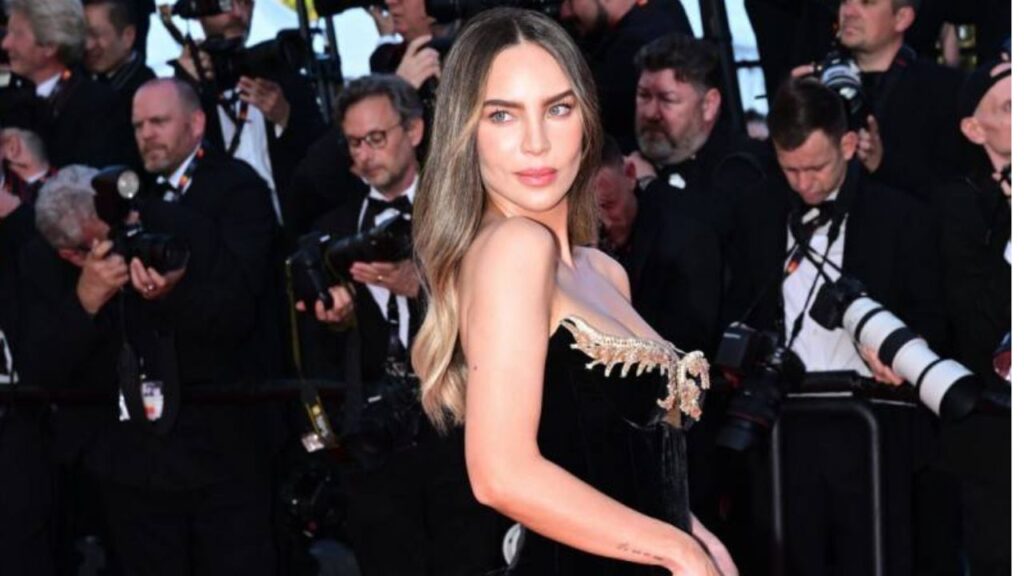 Belinda desfiló en la alfombra roja de la 78.ª edición del Festival de Cine de Cannes. Noticias en tiempo real