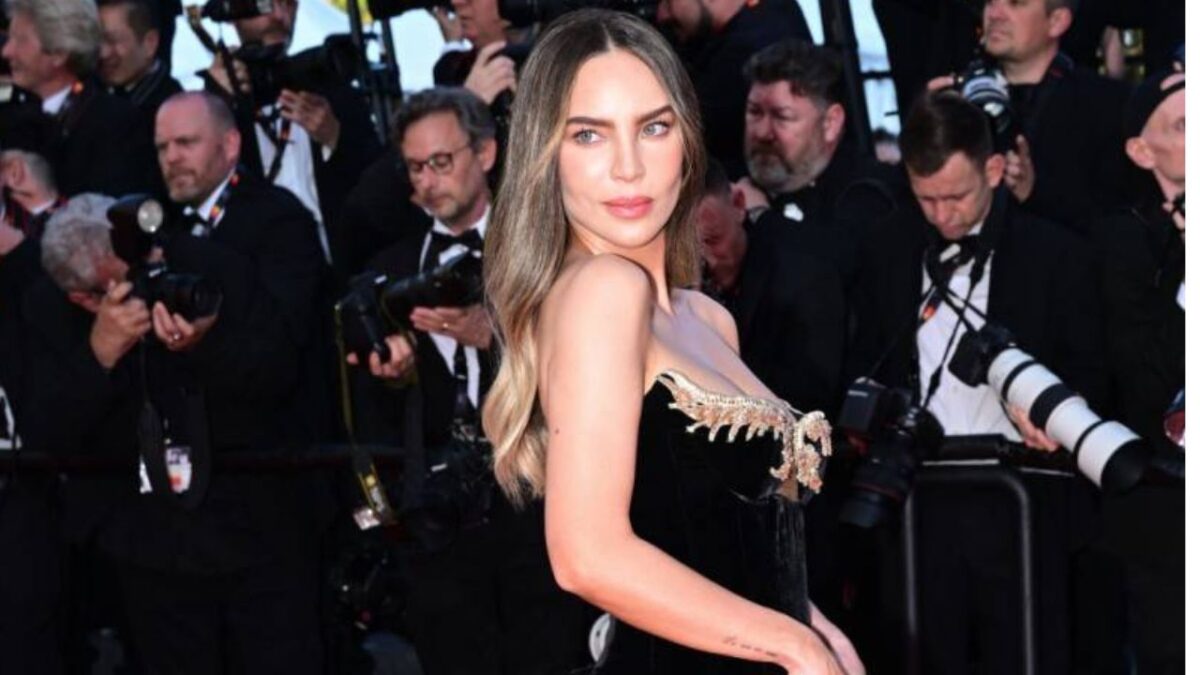 Belinda llega a la proyección de la película "Misión: Imposible - El Ajuste de Cuentas" en Cannes