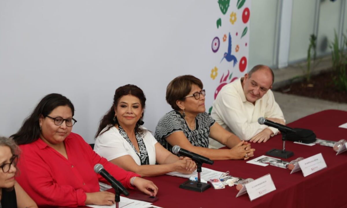 Brugada continúa actividades públicas, pero con revisiones preventivas