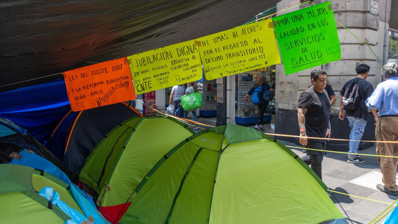 Centro Histórico está secuestrado por la CNTE, comerciantes.