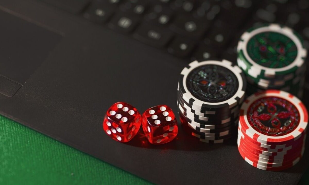 Con plataformas digitales en los juegos de azar, los movimientos financieros, usuarios , la supervisión por parte de las autoridades es más efectiva.