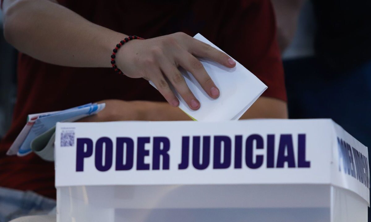 El INE alista un ejército de al menos 42 mil ciudadanos para realizar los cómputos oficiales de la elección judicial.