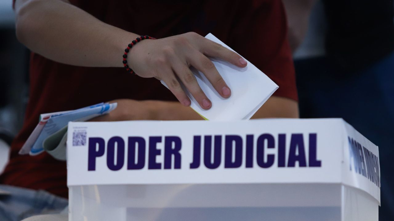 El INE alista un ejército de al menos 42 mil ciudadanos para realizar los cómputos oficiales de la elección judicial.