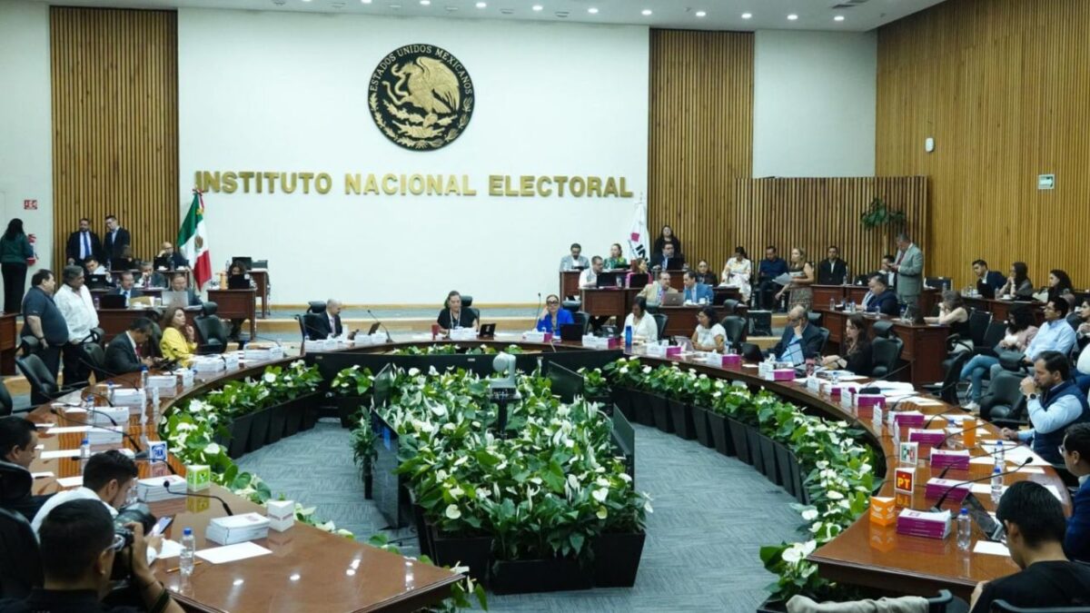 El INE ajusta plantilla para absorber funciones de INAI.