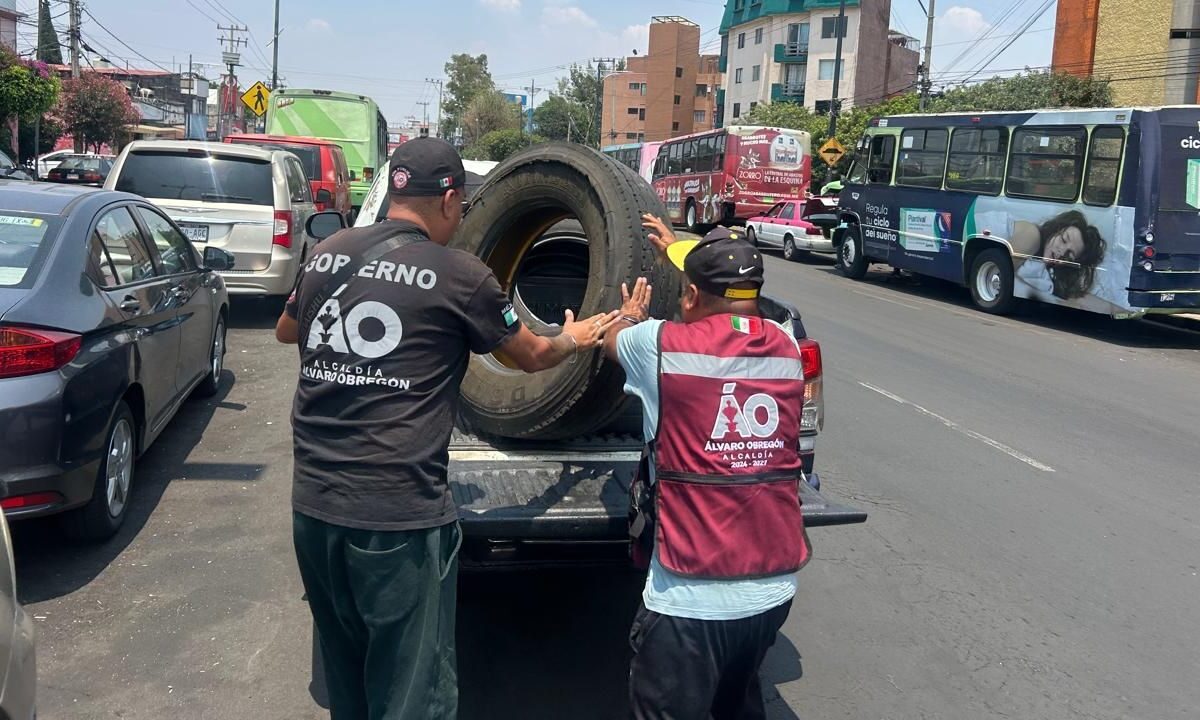 Autoridades implementan operativo de recuperación de vialidades de la alcaldía Álvaro Obregón.