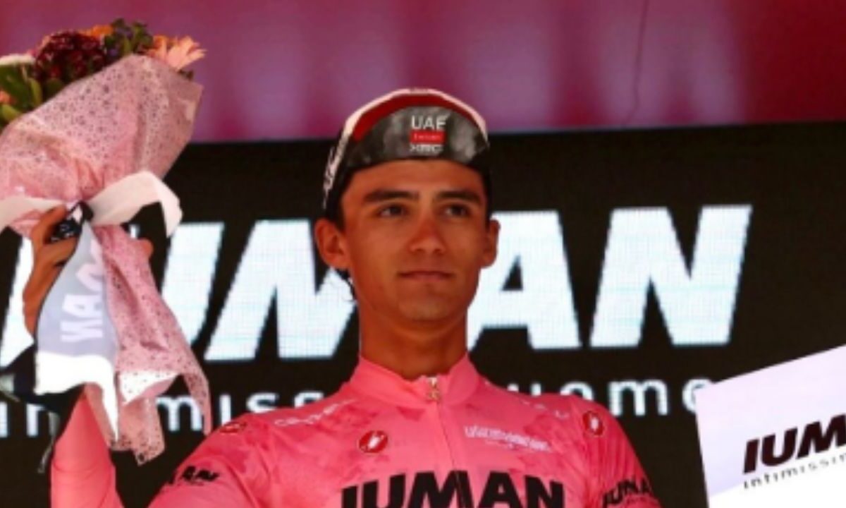 Isaac Del Toro mantiene su liderato en el Giro de Italia