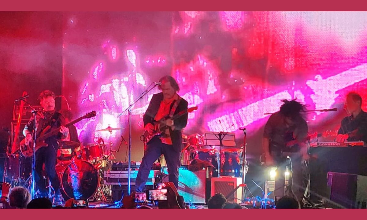 Cuervos de La Barranca fue el tema que selló con broche de oro nostálgico una gran noche este viernes