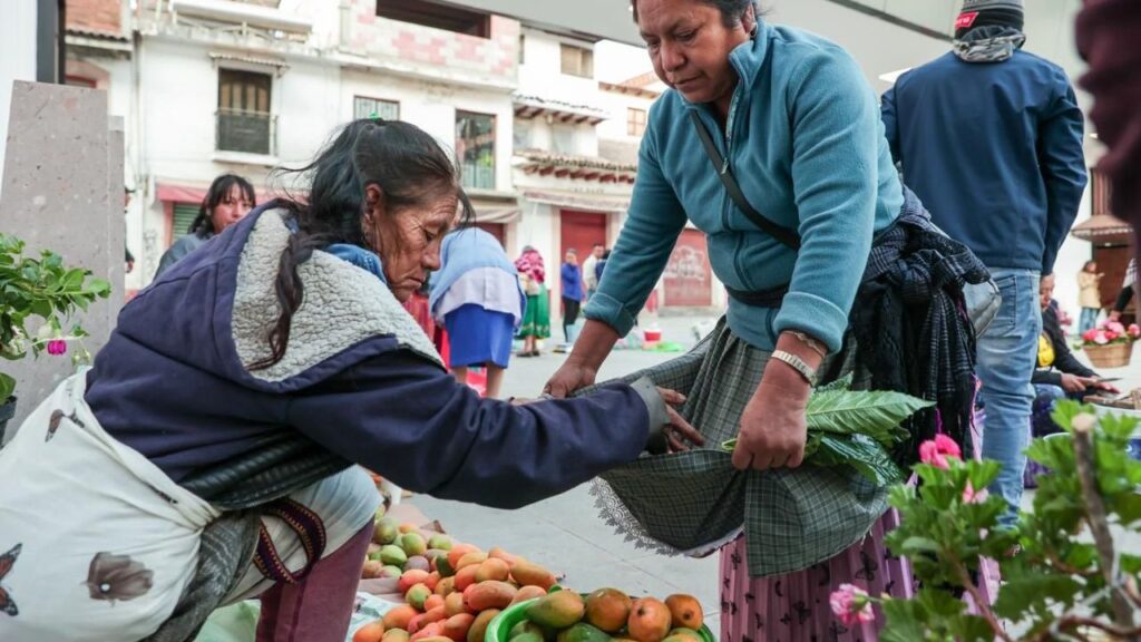 La magia del trueque se relanza en  el mercado de Pátzcuaro. Noticias en tiempo real