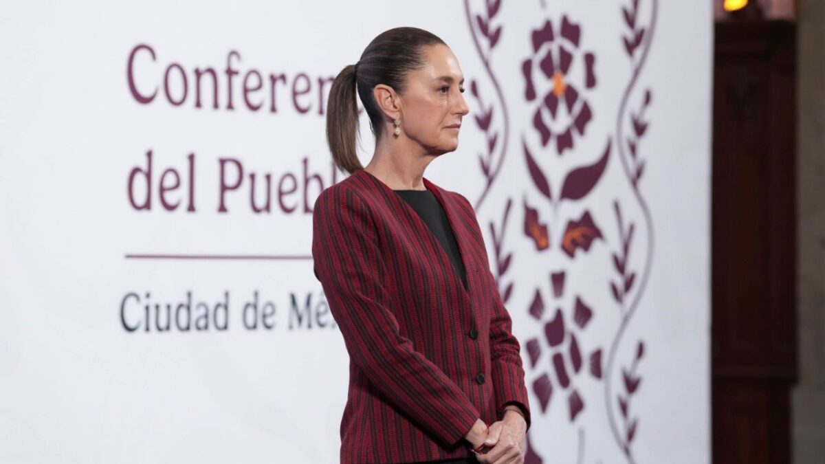 Presidenta Claudia Sheinbaum durante la Mañanera del Pueblo.