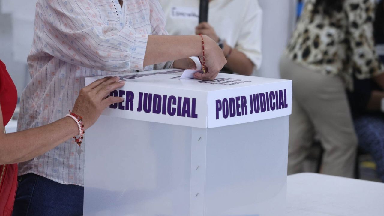 El PAN criticó la feria de acordeones en elección judicial.