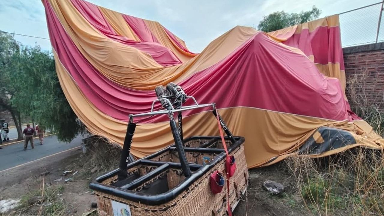 El globo aerostático desplomando sería de la empresa Sky Balloons, encargada de vuelos sobre el Valle de Teotihuacán
