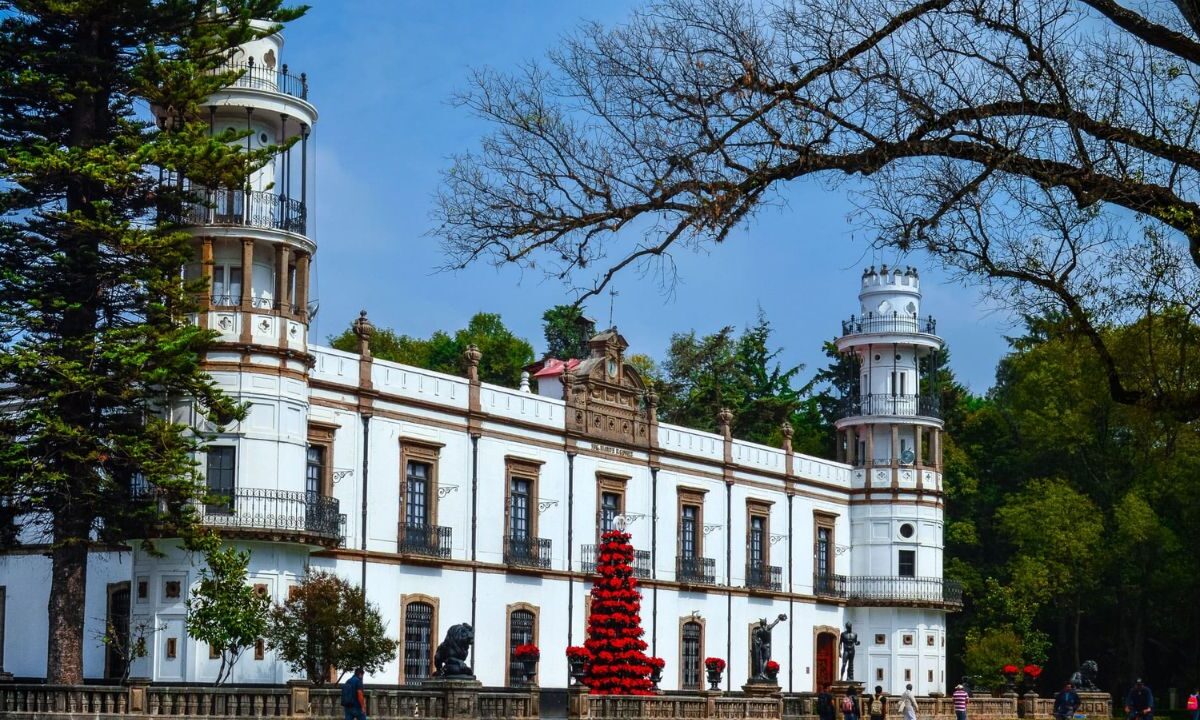 La Universidad Autónoma Chapingo anunció la nueva carrera en Ingeniería en Inteligencia Artificial (IA) en Agricultura.