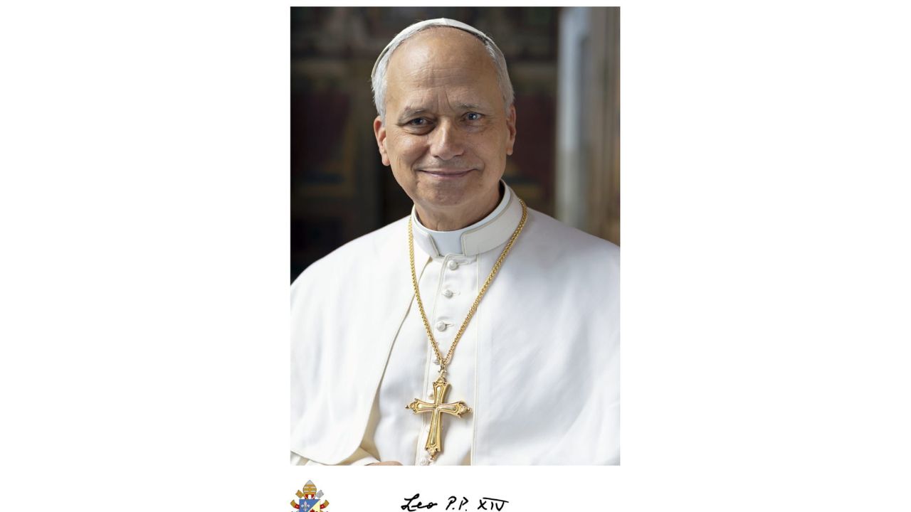 Fotografía oficial del Santo Padre León XIV