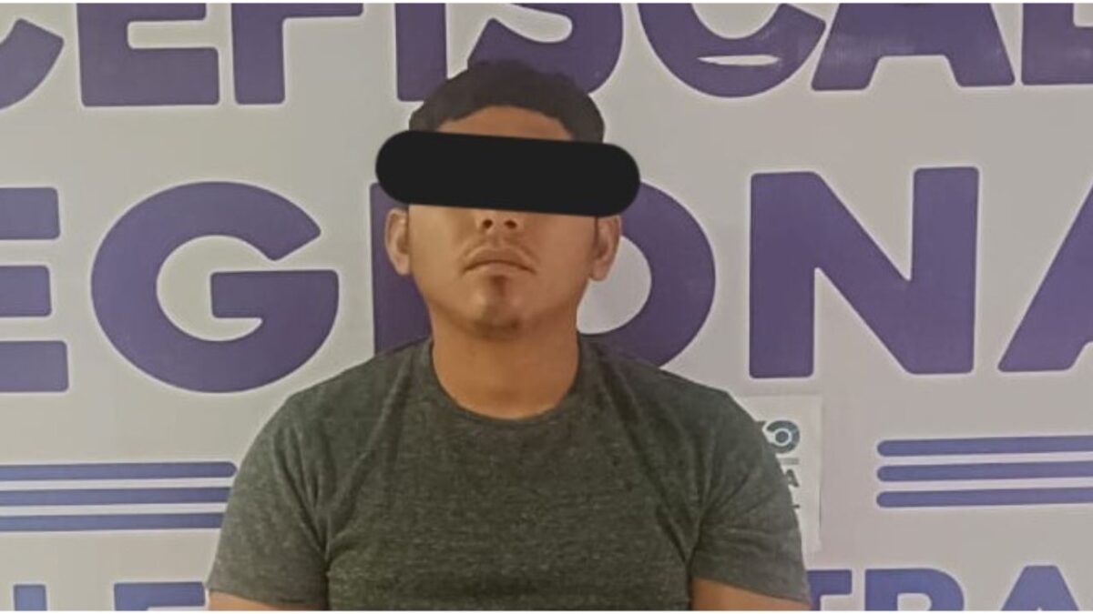 La Fiscalía de Oaxaca logró prisión preventiva para un policía municipal en activo detenido en posesión de un arma y droga en Juchitán.