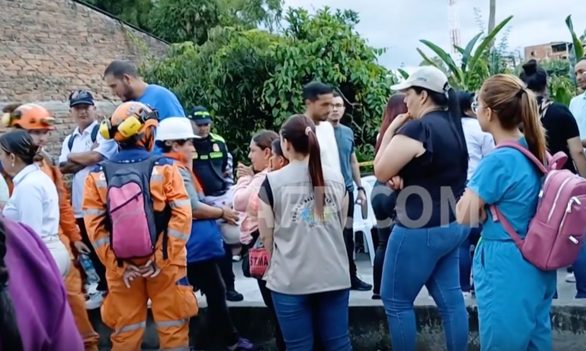 Un accidente carretero en la región del Quindío en Colombia dejó un saldo de nueve muertos que cayeron varios metros desde un puente.