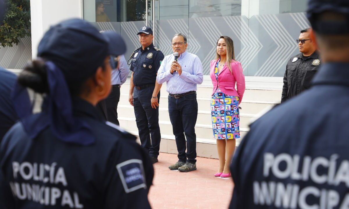 Andrés Mijes, alcalde de Escobedo, entregó el Premio al Mérito Policial a 97 elementos de la Policía de Proximidad.