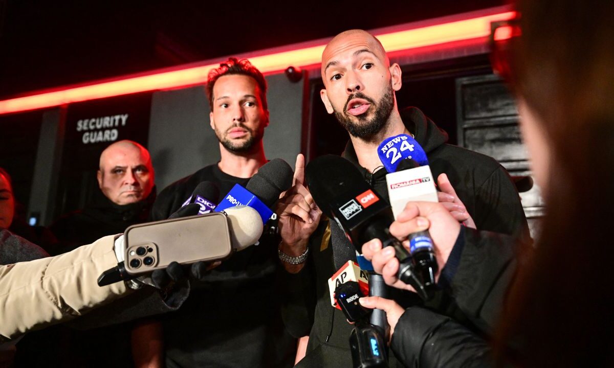 El influencer Andrew Tate y su hermano Tristan han sido acusados del delito de violación en el Reino Unido. Y es que autoridades británicas dieron a conocer que actualmente cuentan con 21 cargos en su contra.