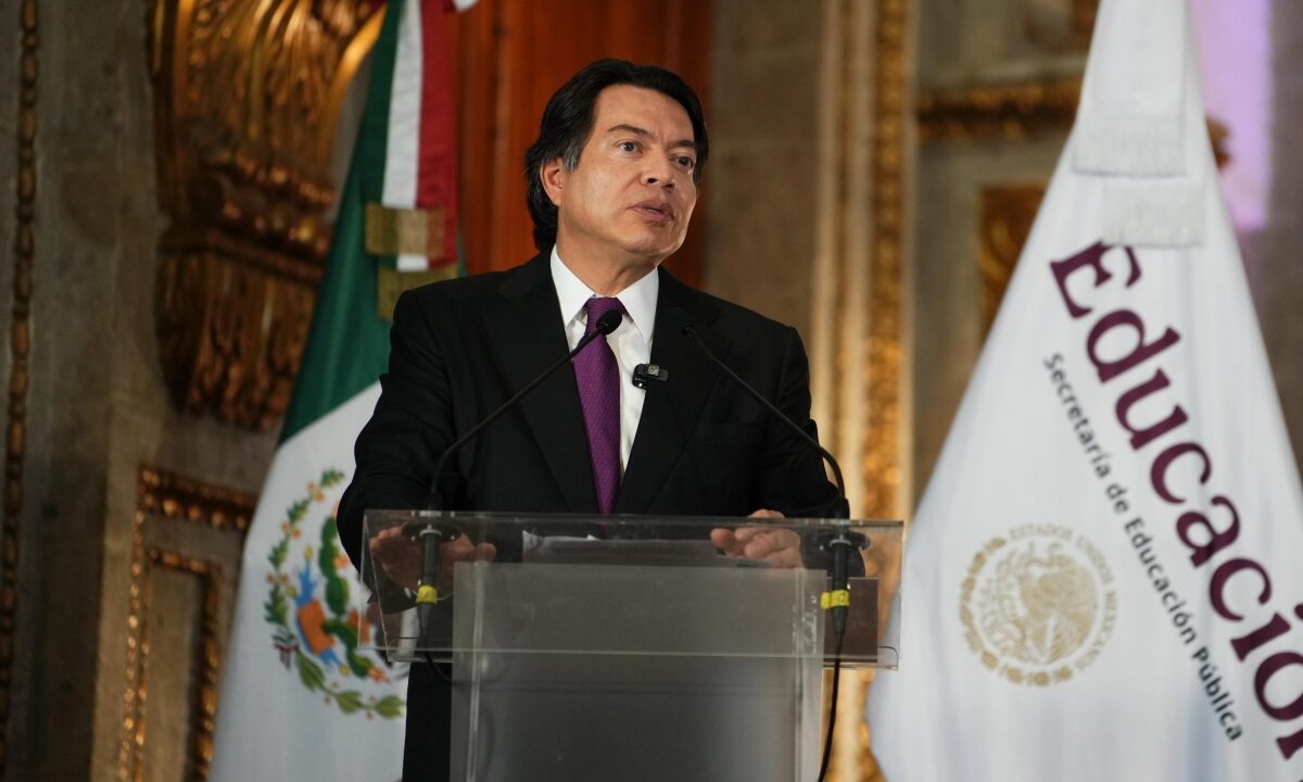 Mario Delgado resalta la importancia de la filosofía en el Bachillerato