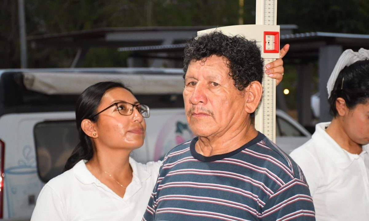 Se brindó atención médica por medio de visitas domiciliarias a habitantes de Hampolol, a través de "Salud en tu Barrio".