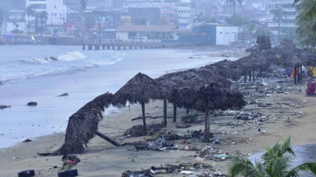 Aumenta probabilidad de huracán en costas de Guerrero; alertan a vecinos de zonas de riesgo. Noticias en tiempo real