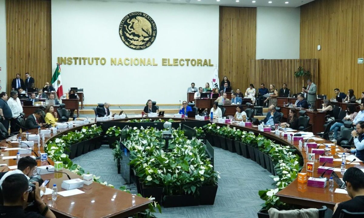 La Junta Ejecutiva del INE aprobó la transferencia de recursos humanos de la Unidad Técnica de Transparencia y Protección de Datos al Organo Interno de Control.