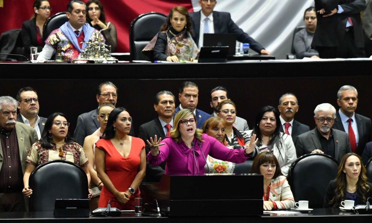 La Comisión de Vivienda del Congreso aprobó la iniciativa que reforma disposiciones de la Ley del Infonavit sobre lenguaje inclusivo.