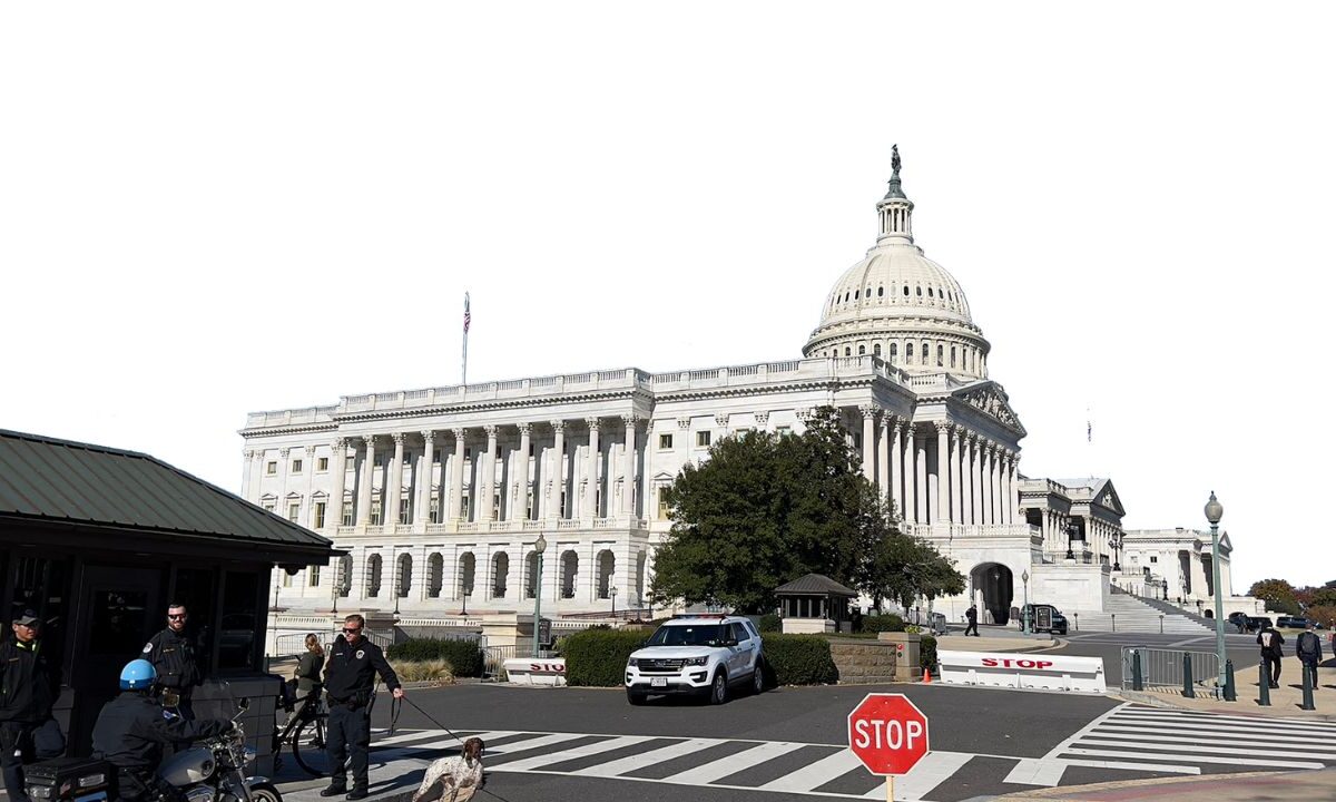 Estados Unidos aprobó la reforma fiscal de Donald Trump, que incluye una medida para imponer un impuesto a las remesas.