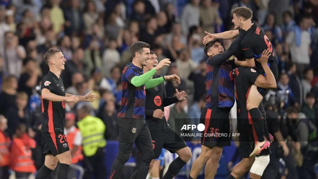 Con 7 puntos de ventaja sobre el Madrid y con dos partidos por disputarse aún, el Barcelona se proclamó campeón.