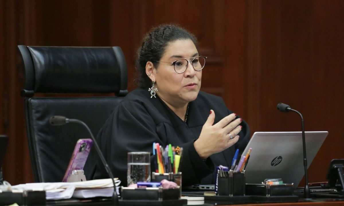 La ministra Lenia Batres sugiere que Tribunal de Disciplina investigue a ministros que votaron su impedimento.