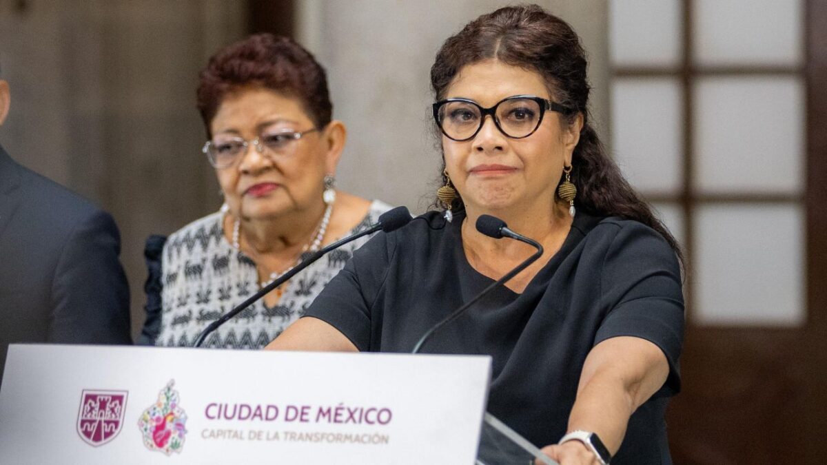La jefa de Gobierno, Clara Brugada, informó tras el asesinato de su secretaria particular y su asesor, que el Gobierno de la Ciudad de México no cesará en la lucha contra la inseguridad, mientras que el caso será investigado con rigor.