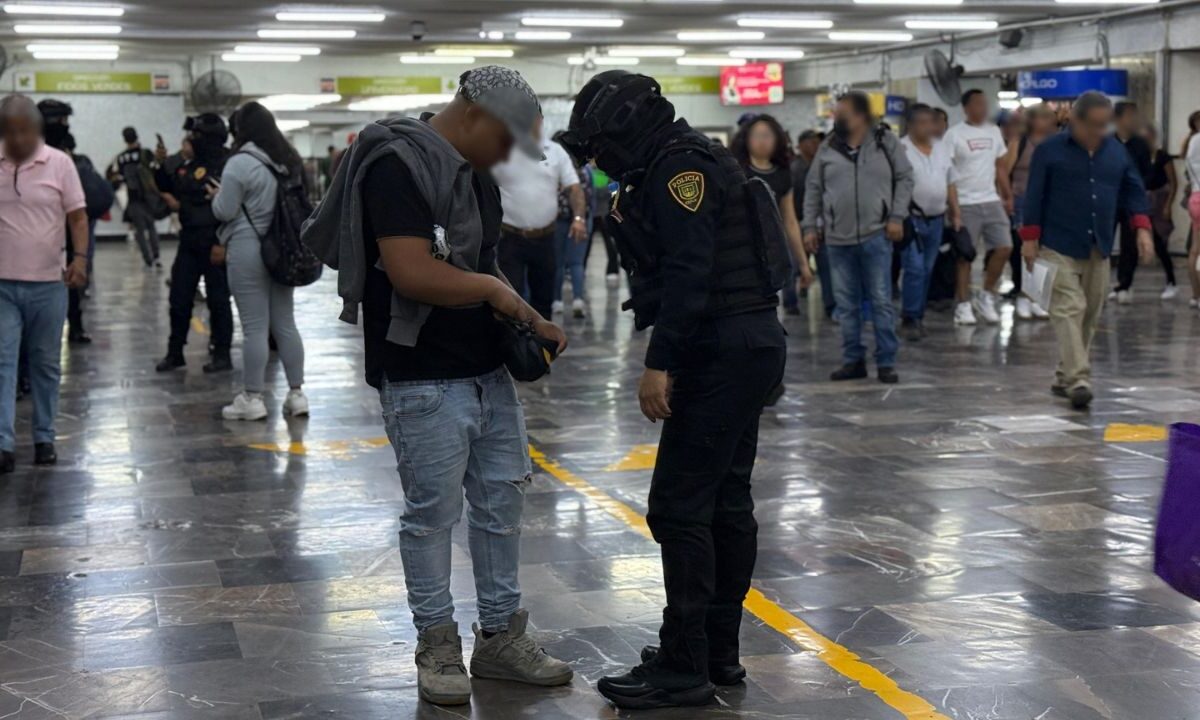 Elementos de la Policía capitalina han realizado 14 mil revisiones aleatorias entre usuarios del transporte público por estos casos.