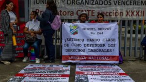 En otro día de protestas, la CNTE desplegó más de 4 mil profesores en diversos puntos de la CDMX, principalmente en Reforma. 