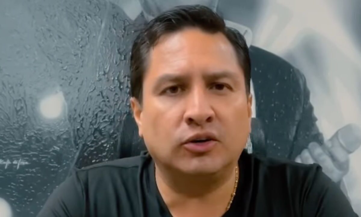 Julión Álvarez y su Norteño Banda cancelaron su concierto en Arlington, Texas pues no pudieron ingresar a EU por la cancelación de sus visas.