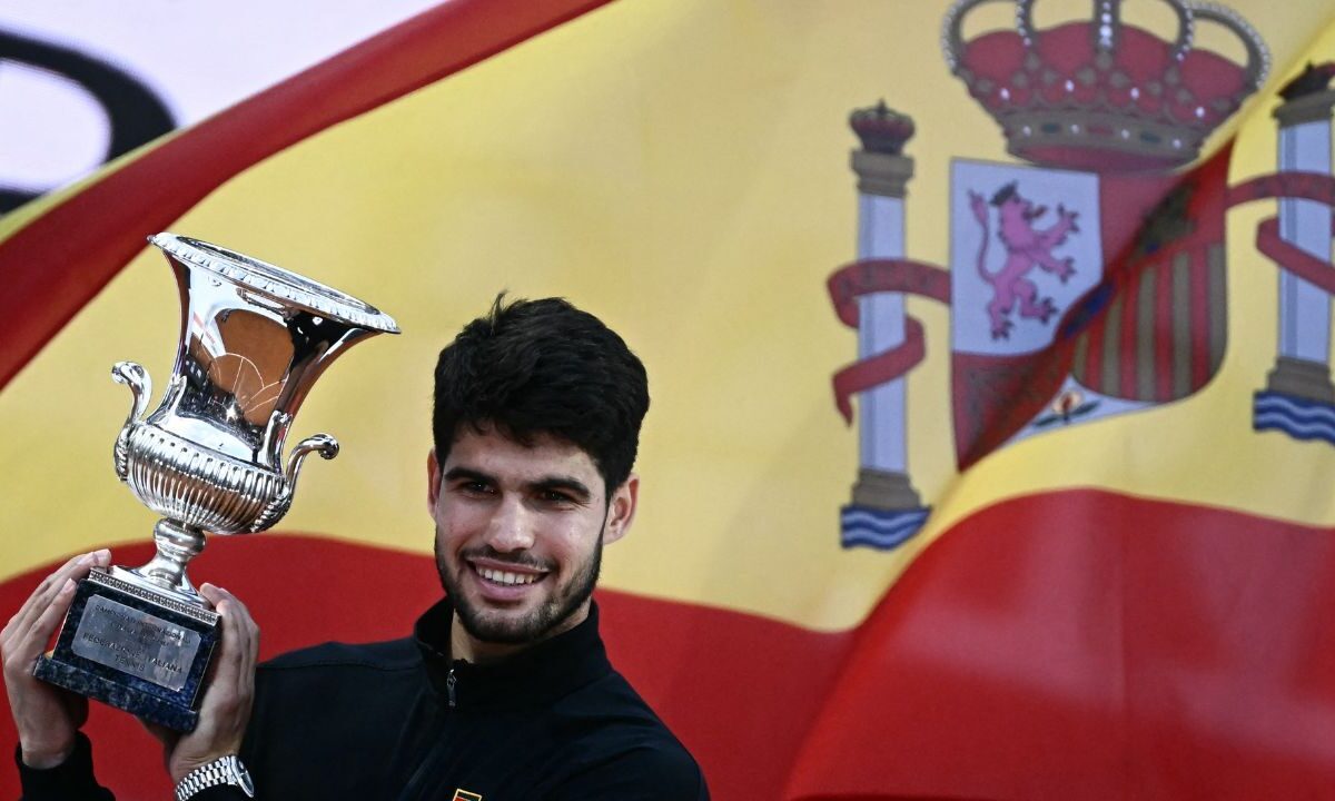 Además de haber finalizado la racha de 26 victorias con las cuales había llegado Jannik Sinner a la final y sin haber siquiera perdido un partido en todo 2025, el español Carlos Alcaraz se proclamó campeón del Masters de Roma como preámbulo a Roland Garros.