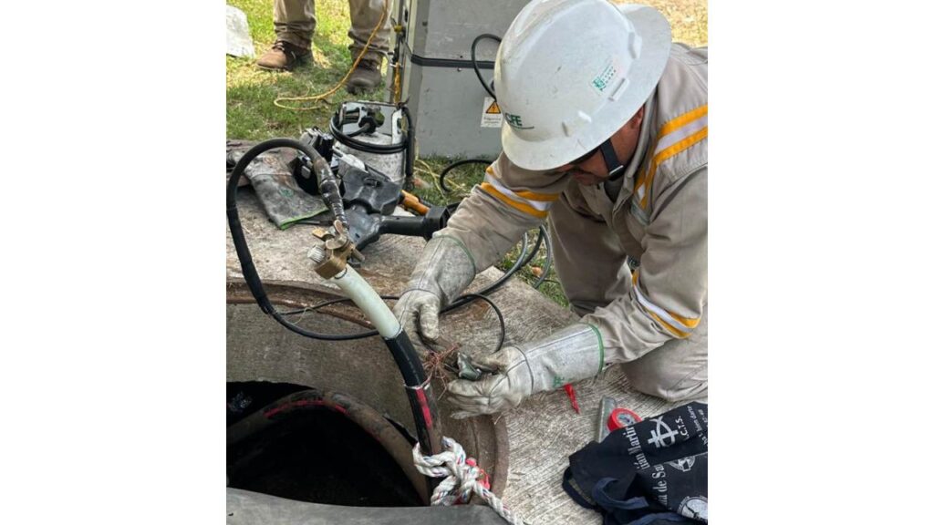 La Comisión Federal de Electricidad restableció y garantizó el suministro de energía en localidades de Tabasco.