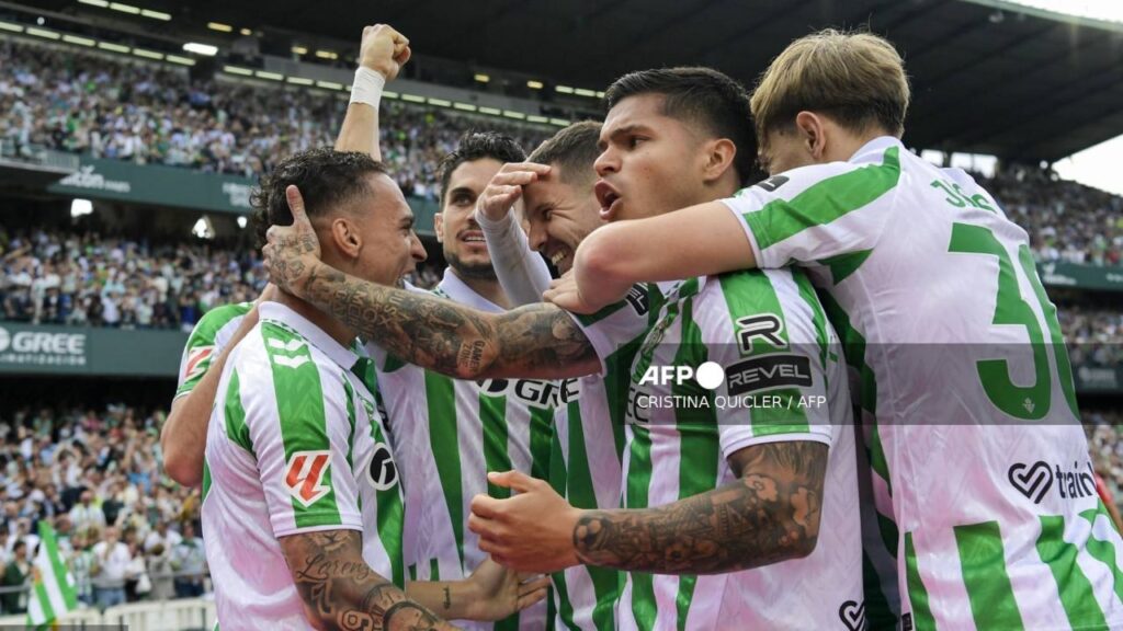 El Real Betis venció con un marcador global de 4-3 a la Fiorentina para instalarse en la final de la Conference League.