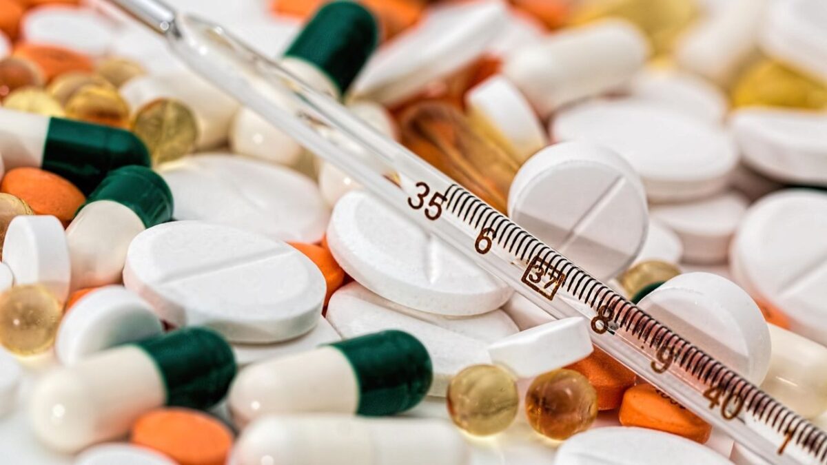 Cofepris reduce 60% tiempos de respuesta para aprobación de protocolos de investigación clínicos.