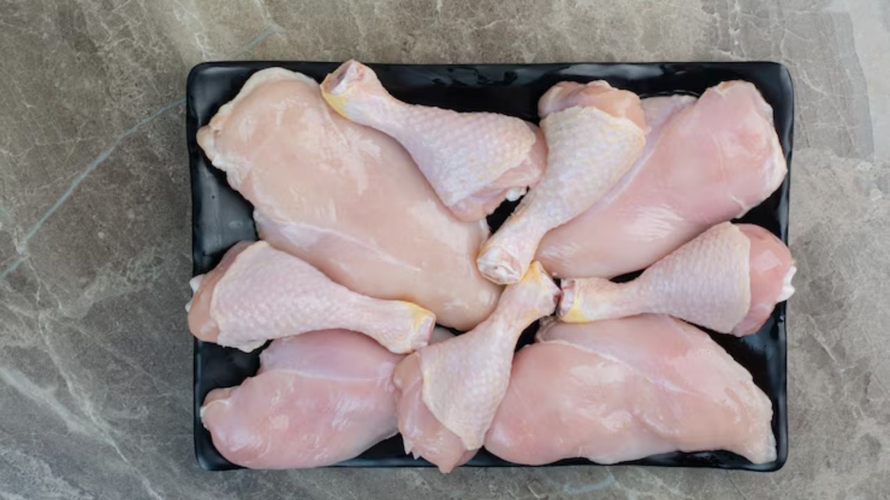 El Consejo Mexicano de la Carne (Comercarne) alertó que interrumpir flujo comercial de cárnico avícola de Brasil, afectaría al mercado.