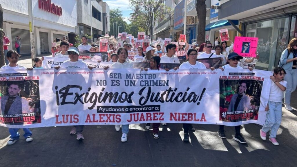 Con marcha exigen que maestro desaparecido en Culiacán aparezca con vida. Noticias en tiempo real