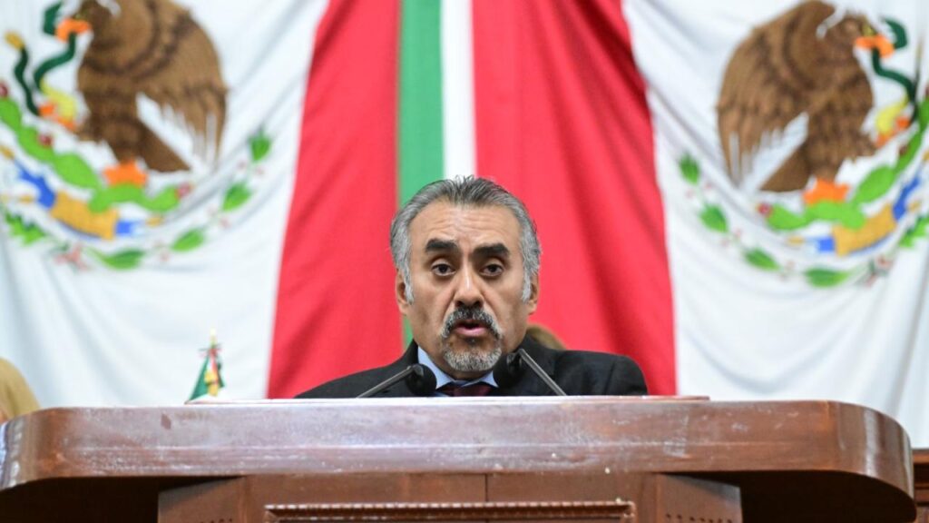 El legislador Alberto Martínez Urincho (Morena) se pronunció al proyecto de EU de imponer impuesto a remesas.