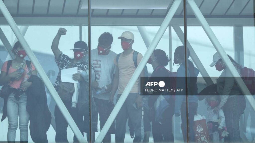 Corte de EU permite a Trump revocar protección legal a más de 500 mil migrantes. Noticias en tiempo real