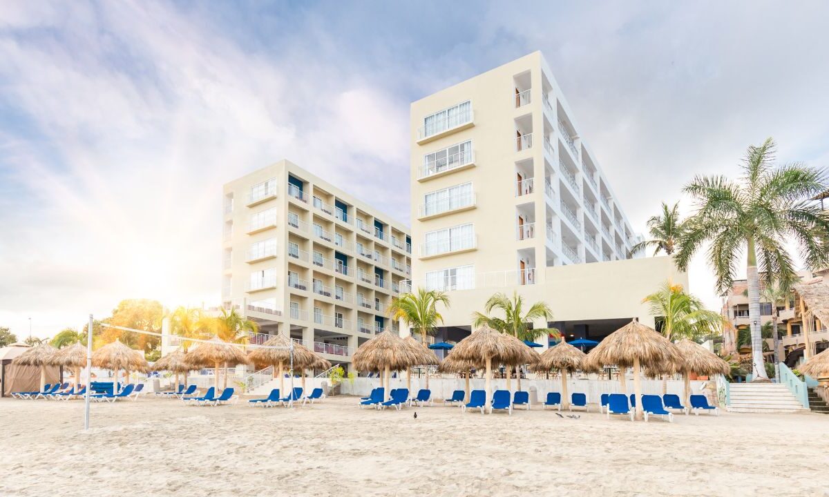 cadena de Hoteles Decameron
