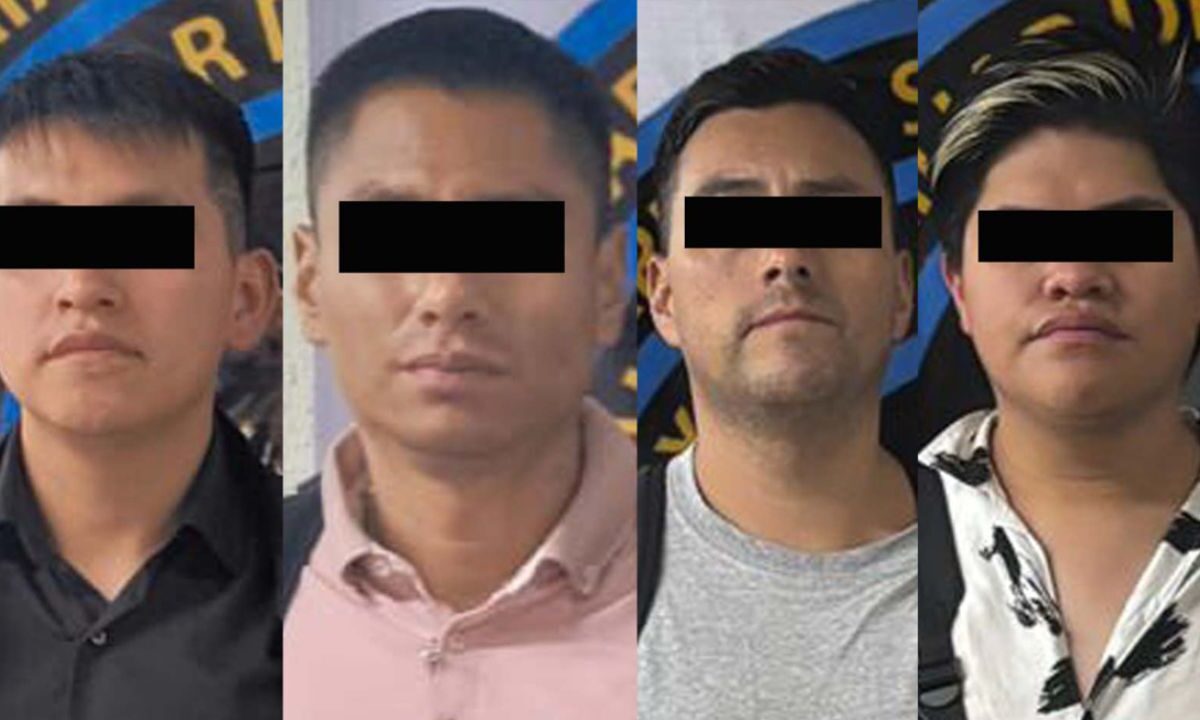 Cuatro hombres que viajaban en el último vagón del Metro Línea 7 resultaron detenidos por presuntamente mantener relaciones sexuales.