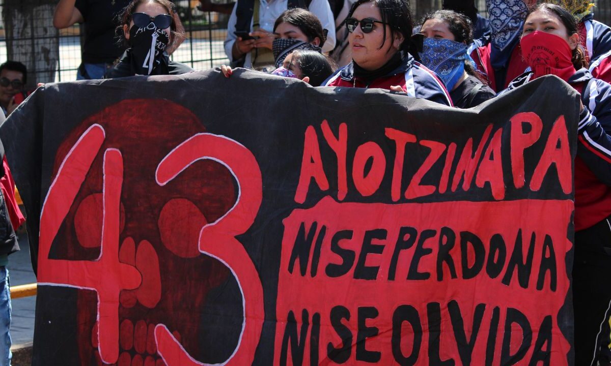Detienen a Lambertina Galeana, acusada de destruir evidencia del caso Ayotzinapa