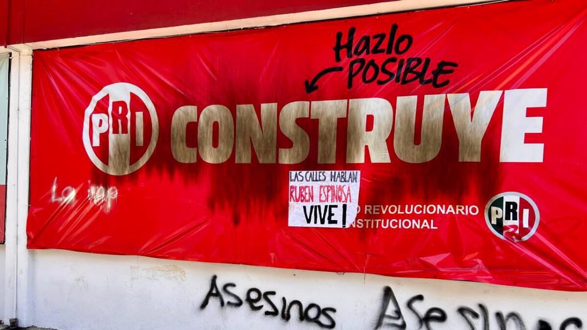 Diputados del PRI condenaron los ataque contra las instalaciones del Comité Directivo Estatal del partido en Veracruz.