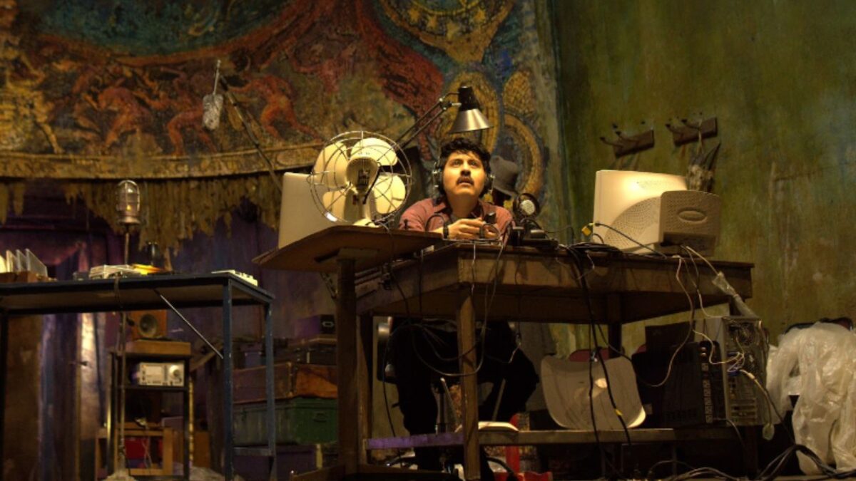 El suspenso y el horror mexicano de La Mano Peluda se reinventa en formato teatral con El Episodio Maldito.