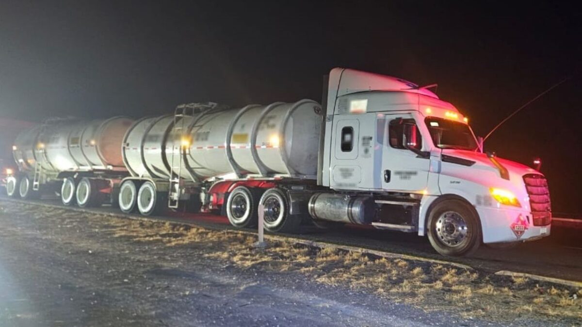 El fin de semana, Fuerzas Federales aseguraron 175 mil litros de huachicol en Jalisco y San Luis Potosí.